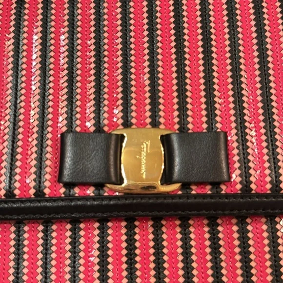 Salvatore Ferragamo bag. - Picture 2 of 9